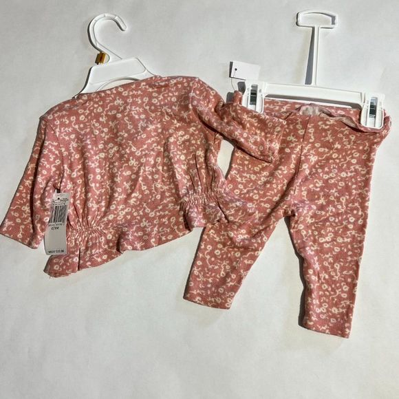 Jessica Simpson Baby Girl 2 Piece Pants and Sweater - NWT - Size 0-3 Months - Picture 2 of 4